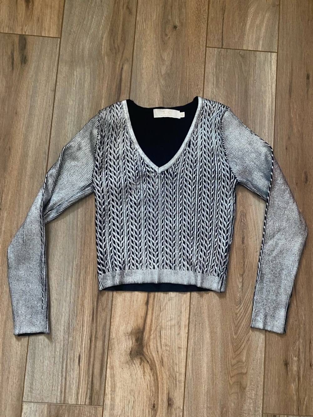V-Neck Two-Tone Knit Sweater L - Metallic Silver & Black Office, Preppy Lizette